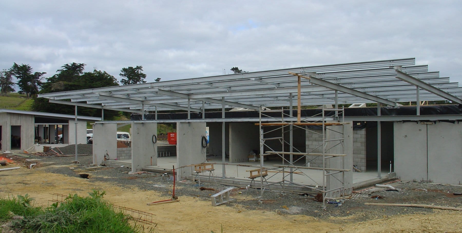 Cantilevered Trusses, Roof Structure